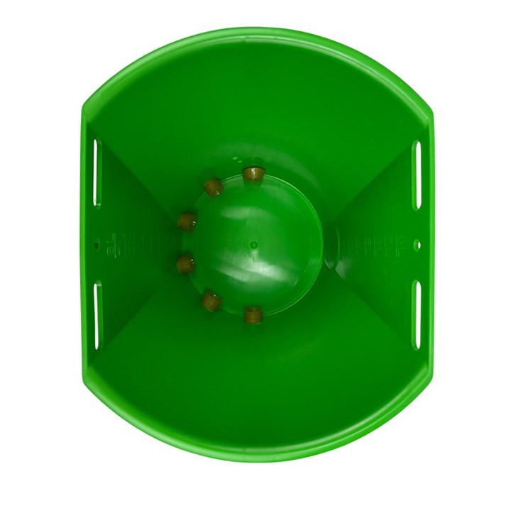 Calf Lamb Feeding Bucket With 6 Latex Teats high quality
