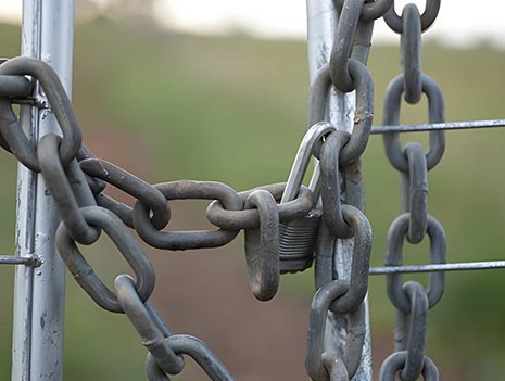 The Classic Chain and Padlock The Classic Chain and Padlock