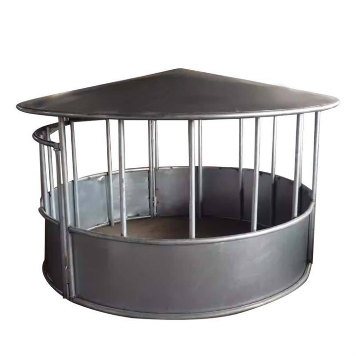 Cattle Hay Feeder with Covered