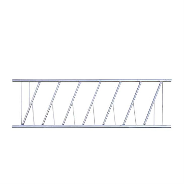 Diagonal Cattle Feed Barriers