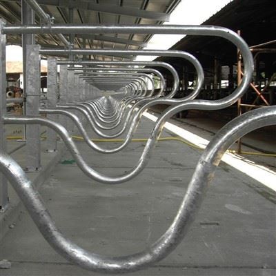 Wave-Shaped Design Cattle Stall Divider