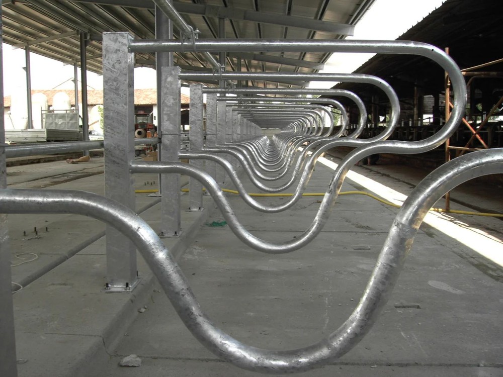 Wave-Shaped Design Cattle Stall Divider Wave-Shaped Design Cattle Stall Divider