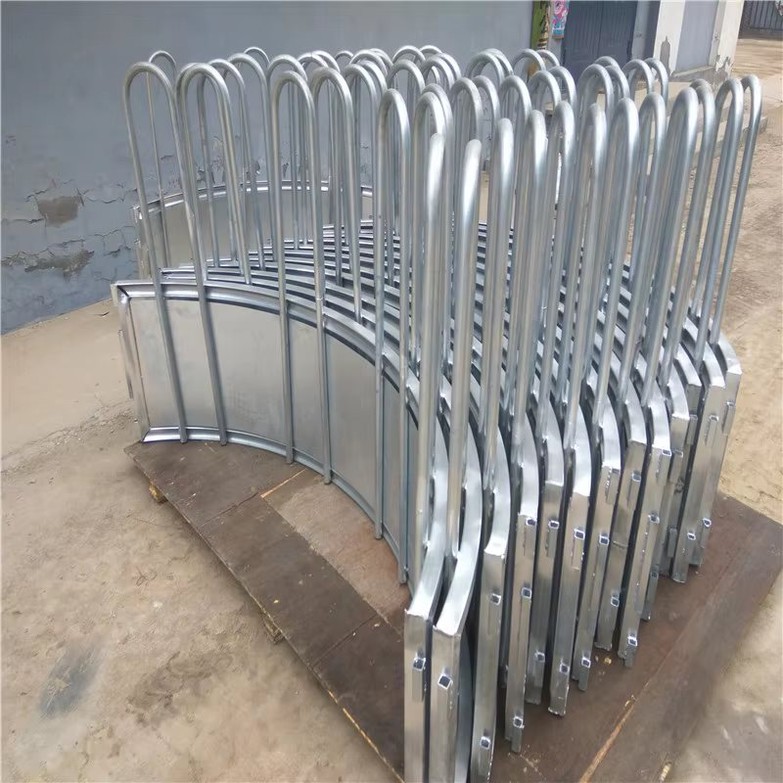 Cattle Hay Feeder With Covered Cattle Hay Feeder With Covered