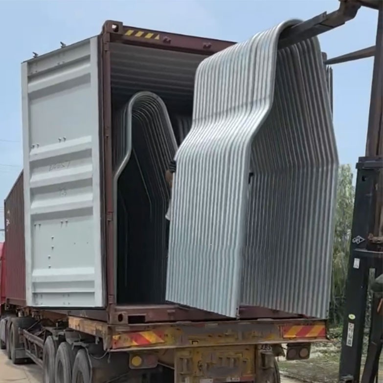 4-Bend Cattle Freestall Loop Divider 4-Bend Cattle Freestall Loop Divider
